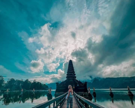 Flooting Temple